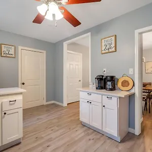 new-cheerful-renovated-home-5-min-to-downtown.top-hotels-in-savannah.com/