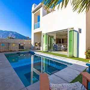 Breathtaking Luxury Architectural Jewel Palm Springs